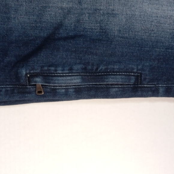 Jeans - Picture 9 of 10